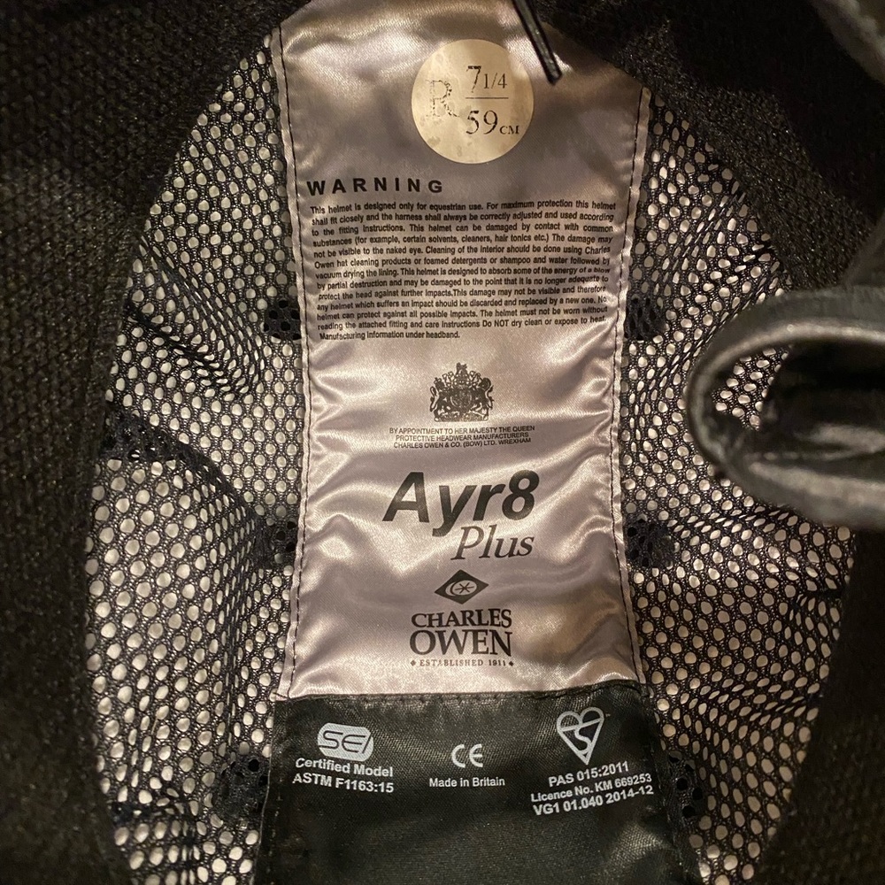 Charles Owen Ayr8 Plus Size 7 1/4 (59cm)